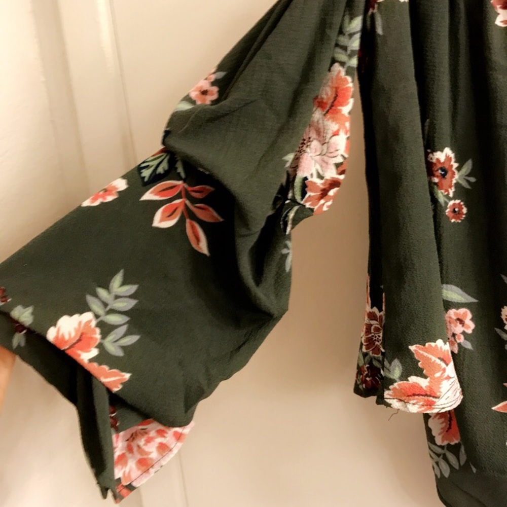 Floral off the shoulder top - Picture 6 of 6